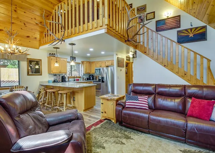 Holiday home 2 Mi To Show Lake: Scenic W/ Balcony *