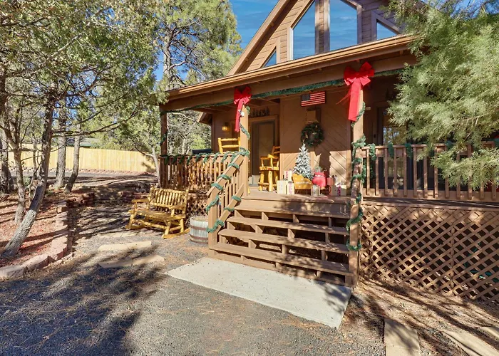 Holiday home 2 Mi To Show Lake: Scenic W/ Balcony *